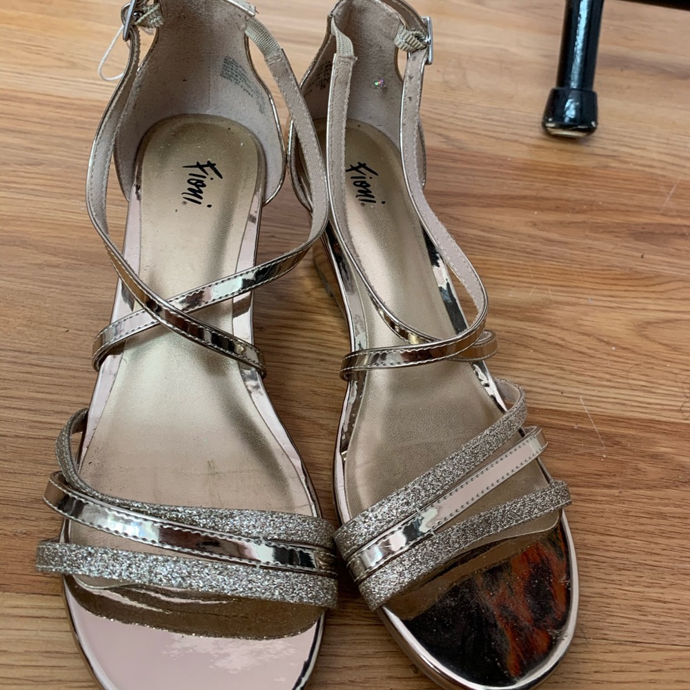 fioni gold wedged heels